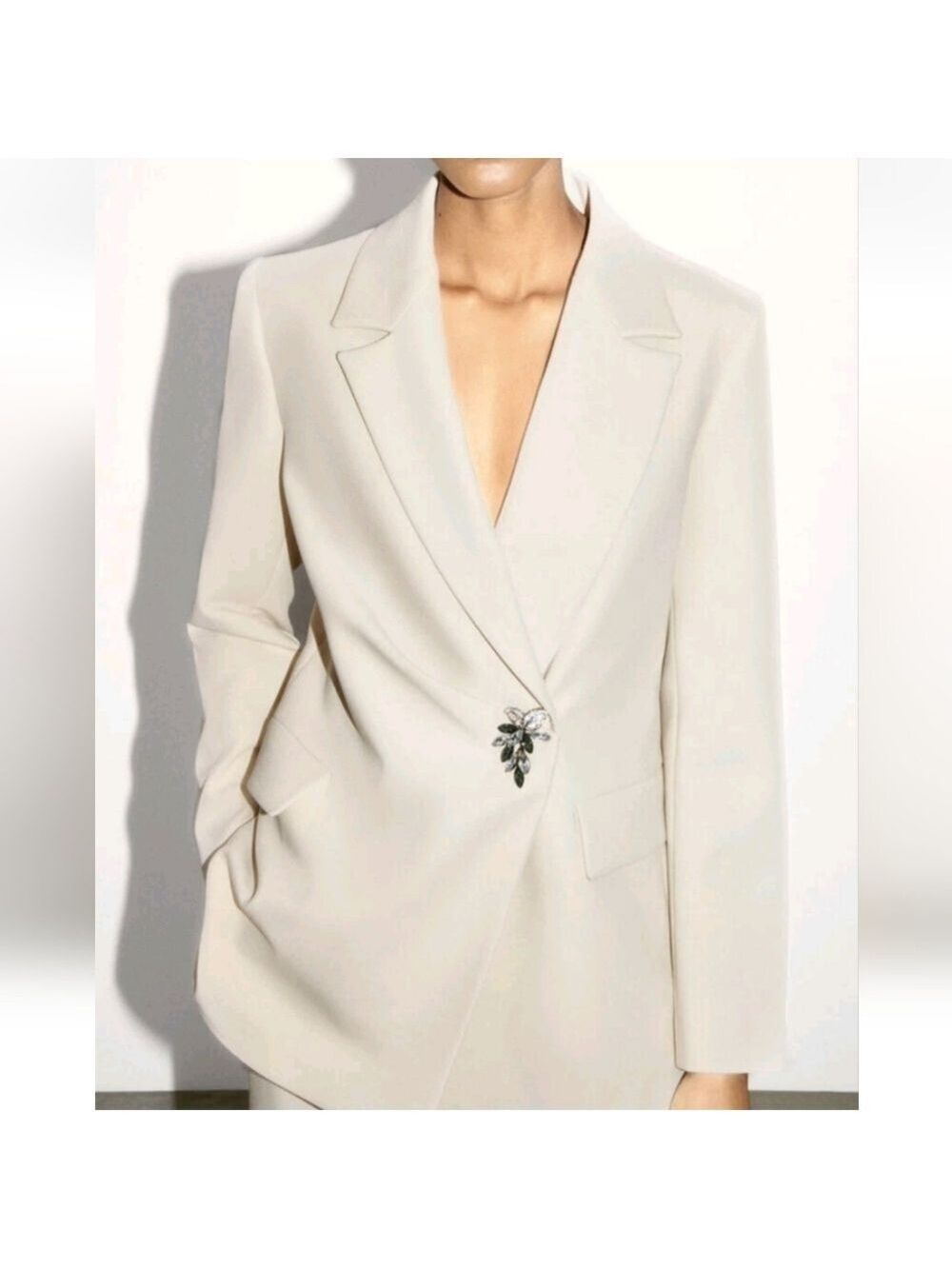 NWT Zara Rhinestone Button Blazer, Beige, Size L - Picture 3 of 17